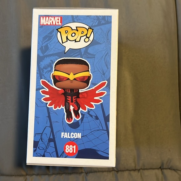 Funko Pop Falcon - Picture 5 of 6